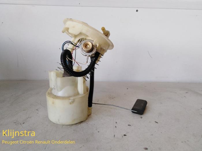 Gebrauchte Benzinpumpe Renault Megane Scénic (JA) 1.6 RT Preis auf Anfrage angeboten von Fa. Klijnstra & Zn. VOF
