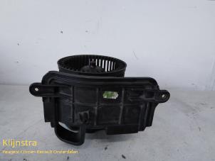 Usados Motor de ventilador de calefactor Renault Clio II (BB/CB) 1.4 Precio de solicitud ofrecido por Fa. Klijnstra & Zn. VOF