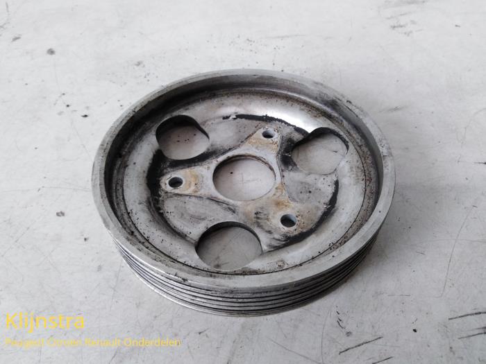 Power steering pump pulley from a Renault Megane Scenic 2000