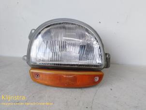 Used Headlight, right Renault Twingo (C06) 1.2 SPi Phase I Price on request offered by Fa. Klijnstra & Zn. VOF