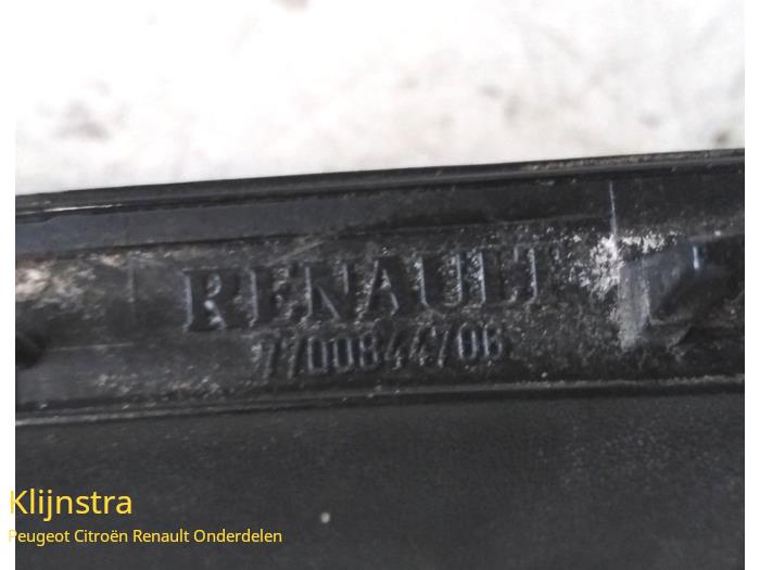 Third brake light from a Renault Clio II (BB/CB) 1.4 16V 2001