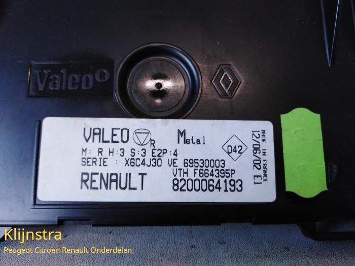 Panel sterowania nagrzewnicy z Renault Clio II (BB/CB) 1.6 16V 2002