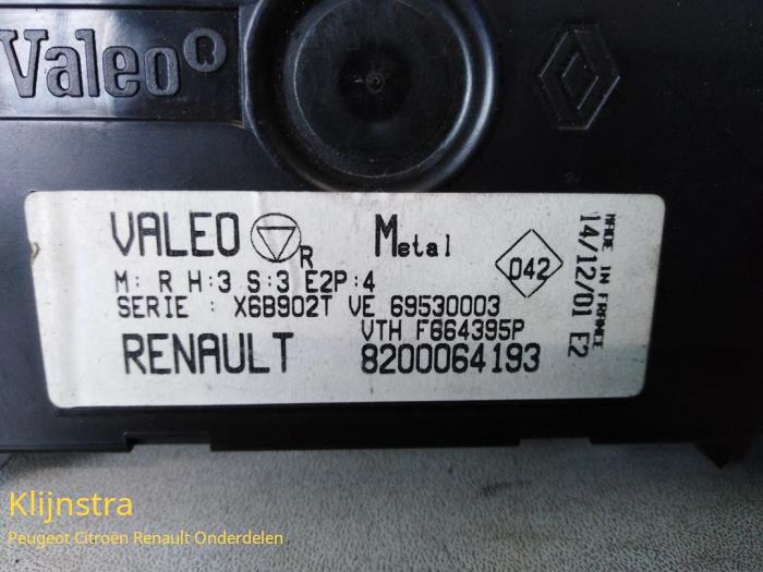 Heater control panel from a Renault Clio II (BB/CB) 2.0 16V Sport 2002