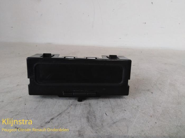 Begagnade Innerdisplay Renault Clio II Societe (SB) 1.5 dCi 65 Pris € 37,00 Marginaltabell erbjuds av Fa. Klijnstra & Zn. VOF