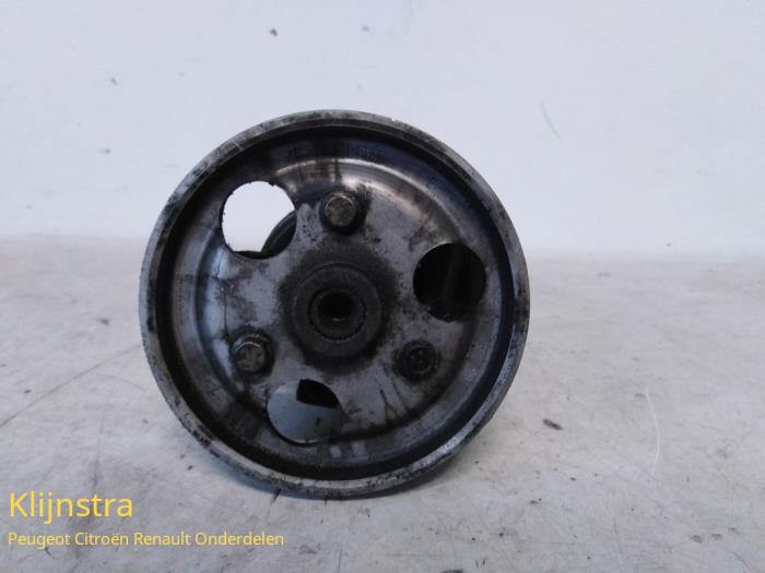Used Power steering pump Renault Megane Coupé (DA) 1.6 16V Sport Price on request offered by Fa. Klijnstra & Zn. VOF