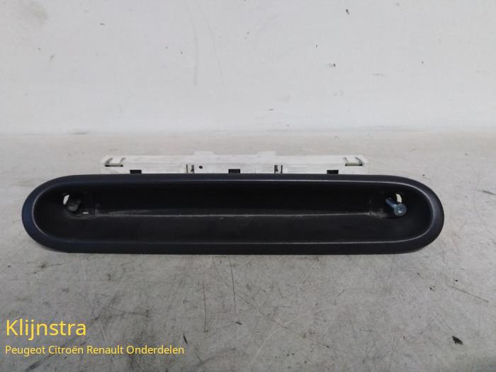 Begagnade Innerdisplay Renault Twingo (C06) 1.2 SPi Phase I Pris € 39,99 Marginaltabell erbjuds av Fa. Klijnstra & Zn. VOF