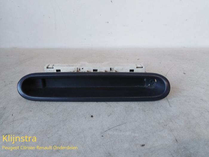 Begagnade Innerdisplay Renault Twingo (C06) 1.2 Pris € 65,00 Marginaltabell erbjuds av Fa. Klijnstra & Zn. VOF