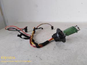 Used Heater resistor Peugeot 307 SW (3H) 2.0 HDi 90 Price on request offered by Fa. Klijnstra & Zn. VOF
