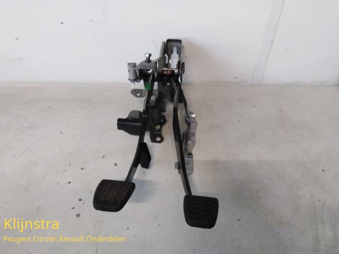 Gebrauchte Pedale Set Peugeot 108 1.0 12V Preis € 50,00 Margenregelung angeboten von Fa. Klijnstra & Zn. VOF