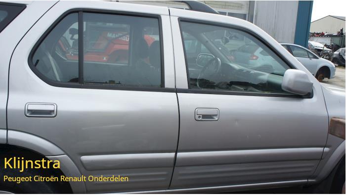 Porte arrière droite d'un Opel Frontera (6B) 2.2i 16V 2002