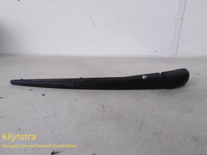 Wiper blade from a Peugeot 108 1.0 12V 2016