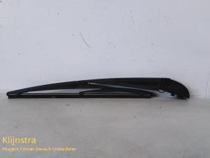 Used Wiper blade Peugeot 108 1.0 12V Price on request offered by Fa. Klijnstra & Zn. VOF