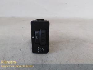 Used AIH headlight switch Peugeot 107 1.0 12V Price on request offered by Fa. Klijnstra & Zn. VOF