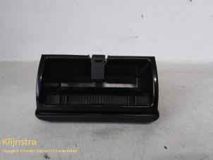 Usagé Cendrier avant Peugeot 106 II 1.5 XNd,XRd,Sketch Prix € 23,00 Règlement à la marge proposé par Fa. Klijnstra & Zn. VOF