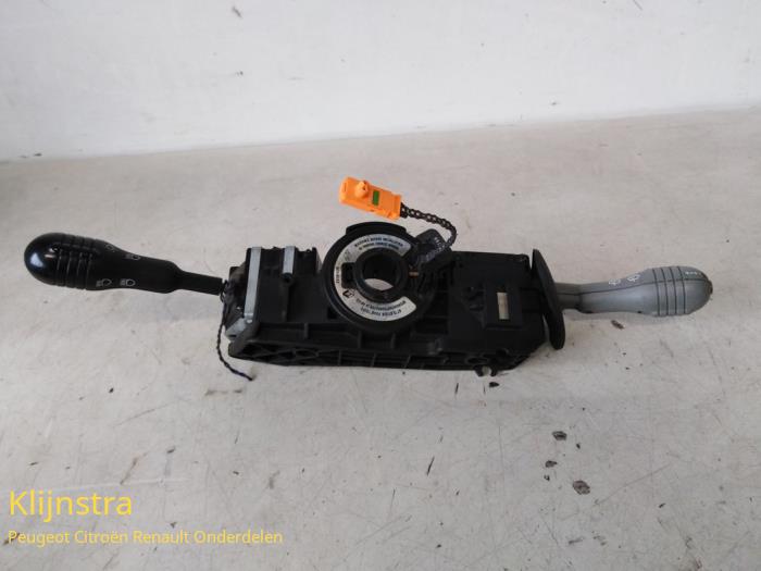 Steering column stalk from a Renault Twingo (C06) 1.2 1999