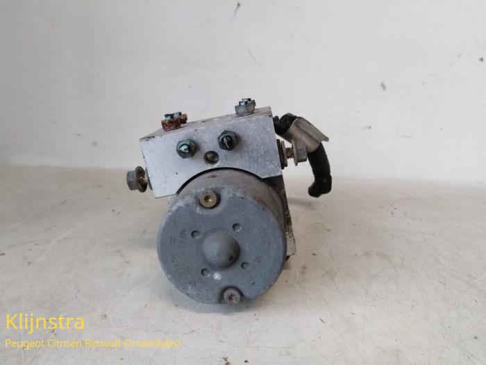 Usagé Pompe ABS Peugeot 306 (7A/C/S) 1.9 D Prix € 50,00 Règlement à la marge proposé par Fa. Klijnstra & Zn. VOF