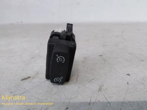 Used Cruise control switch Renault Laguna Price on request offered by Fa. Klijnstra & Zn. VOF