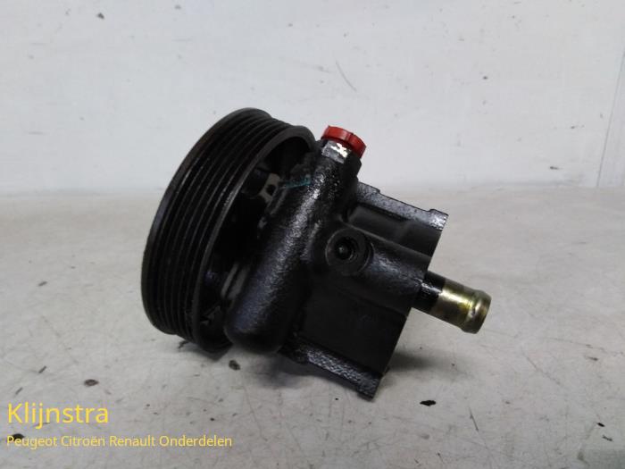 Power steering pump from a Peugeot 406 Coupé (8C) 3.0 V6 24V 2000