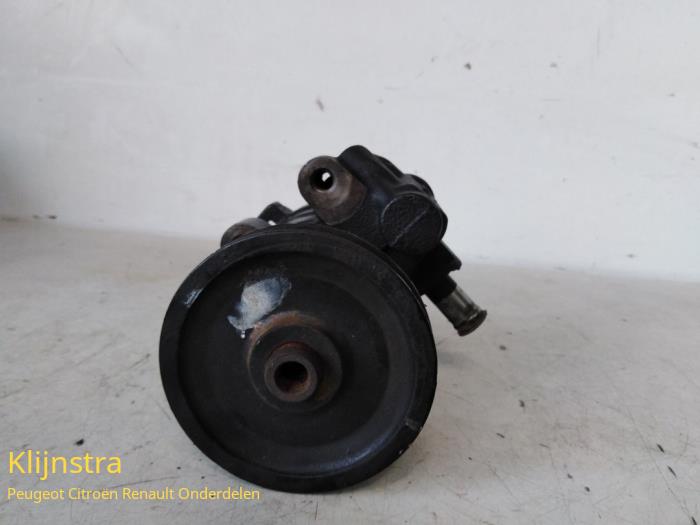 Usagé Pompe de direction Peugeot 605 (6B) 2.0 SLi Prix € 75,00 Règlement à la marge proposé par Fa. Klijnstra & Zn. VOF