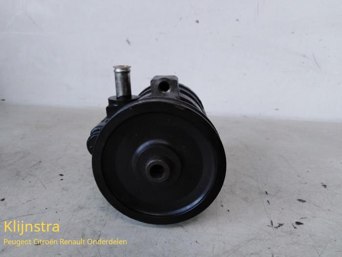 Usagé Pompe de direction Peugeot 605 (6B) 2.0 SLi Prix € 75,00 Règlement à la marge proposé par Fa. Klijnstra & Zn. VOF