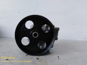 Used Power steering pump Peugeot Expert (224) 1.9D Price on request offered by Fa. Klijnstra & Zn. VOF