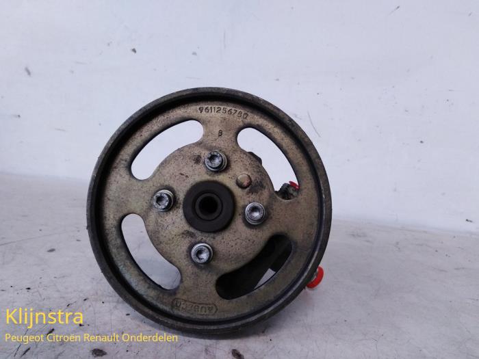 Usagé Pompe de direction Peugeot 306 (7B) 1.4 SL,SR Prix sur demande proposé par Fa. Klijnstra & Zn. VOF