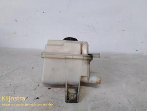 Used Power steering fluid reservoir Peugeot 306 (7D) 1.8 Price on request offered by Fa. Klijnstra & Zn. VOF