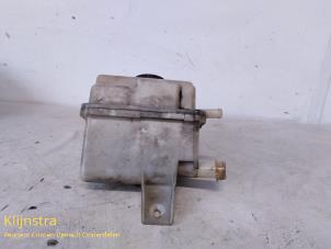 Used Power steering fluid reservoir Peugeot 306 (7D) 2.0 Price on request offered by Fa. Klijnstra & Zn. VOF