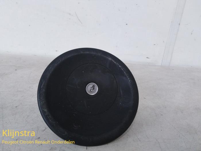 Fuel cap from a Peugeot Expert (222/224) 2.0 HDi 90 2002