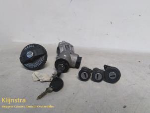 Used Set of locks Peugeot Boxer (230L) 2.8 HDi Price on request offered by Fa. Klijnstra & Zn. VOF