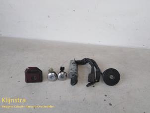 Usagé Kit serrure cylindre (complet) Citroen ZX 1.6i Prix sur demande proposé par Fa. Klijnstra & Zn. VOF