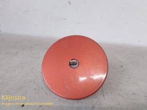 Used Fuel cap Peugeot 206 (2A/C/H/J/S) 1.9 D Price on request offered by Fa. Klijnstra & Zn. VOF