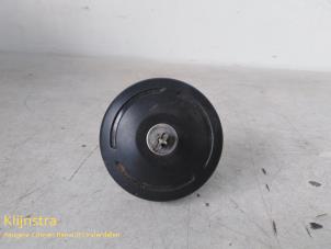Used Fuel cap Citroen C5 II Break (RE) 2.0 HDiF 16V Price on request offered by Fa. Klijnstra & Zn. VOF