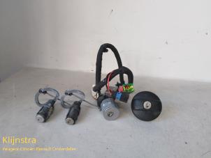 Used Set of cylinder locks (complete) Citroen C8 (EA/EB) 2.0 HDiF 16V Price on request offered by Fa. Klijnstra & Zn. VOF