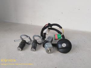 Used Set of cylinder locks (complete) Citroen C8 (EA/EB) 2.0 16V Price on request offered by Fa. Klijnstra & Zn. VOF