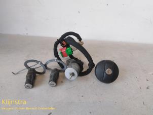 Used Set of cylinder locks (complete) Peugeot 807 2.0 HDi 16V Price on request offered by Fa. Klijnstra & Zn. VOF