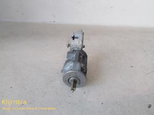 Used Ignition lock + key Peugeot 407 (6D) 2.0 HDiF 16V Price on request offered by Fa. Klijnstra & Zn. VOF