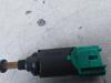 Brake light switch from a Peugeot 407 (6D) 2.0 HDiF 16V 2005
