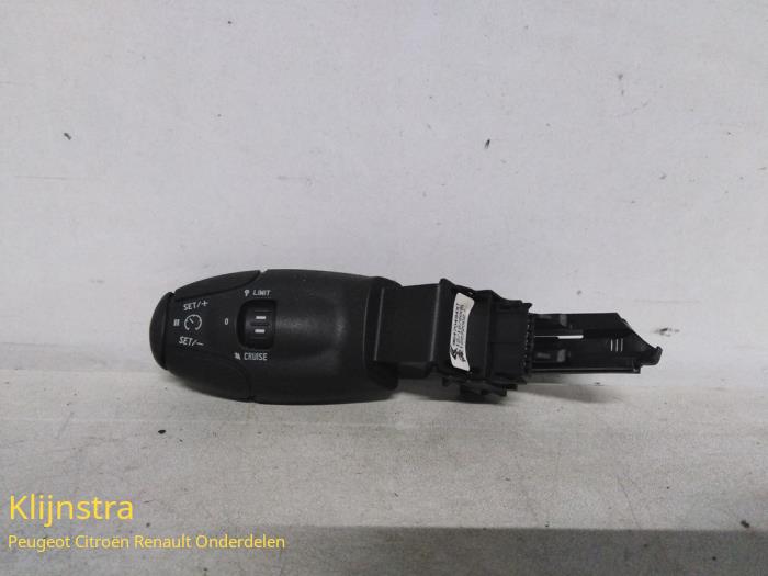 Używane Obsluga tempomatu Peugeot 307 SW (3H) 2.0 HDi 135 16V FAP Cena € 24,99 Procedura marży oferowane przez Fa. Klijnstra & Zn. VOF