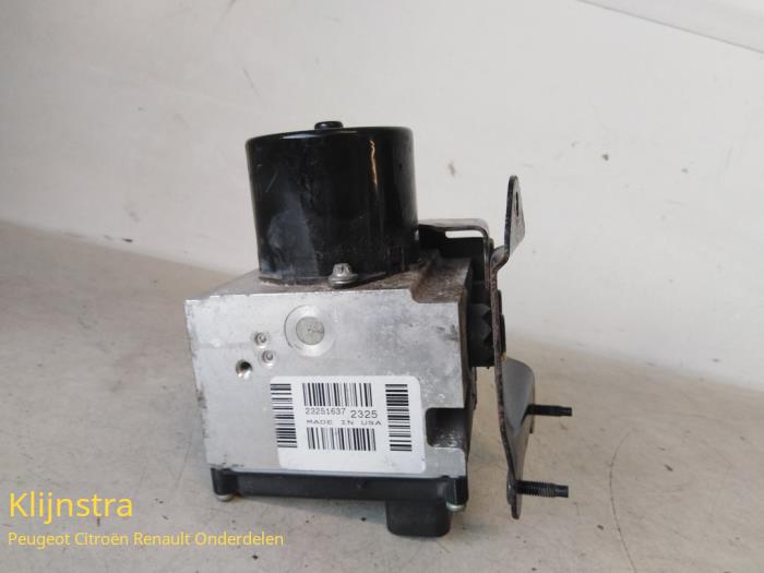 Begagnade ABS-pump Peugeot 407 SW (6E) 2.0 HDiF 16V Pris € 175,00 Marginaltabell erbjuds av Fa. Klijnstra & Zn. VOF