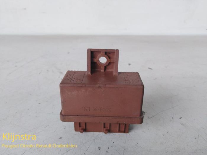 Relais Pour Peugeot 206 (2002) - Pièce D'Occasion Fonctionnelle - Réf. 4255 / UST41675