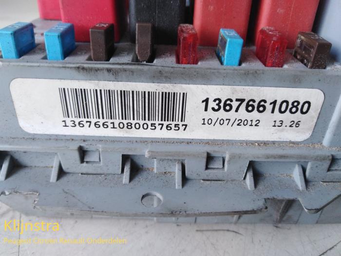 Fuse box from a Peugeot Boxer (U9) 2.2 HDi 150 2012