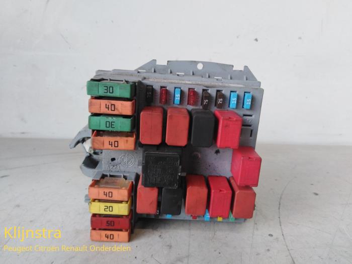 Fuse box from a Peugeot Boxer (U9) 2.2 HDi 150 2012