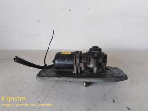 Used Front wiper motor Citroen Berlingo 1.9 Di Price on request offered by Fa. Klijnstra & Zn. VOF