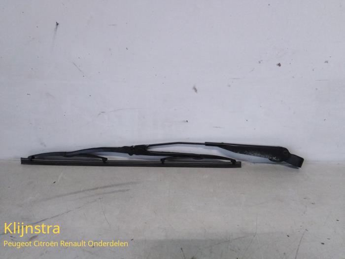 Rear wiper arm from a Peugeot 106 II 1.5 XNd,XRd,Sketch 1997