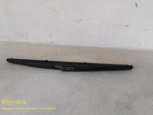 Used Wiper blade Peugeot 206 (2A/C/H/J/S) 1.9 D Price on request offered by Fa. Klijnstra & Zn. VOF