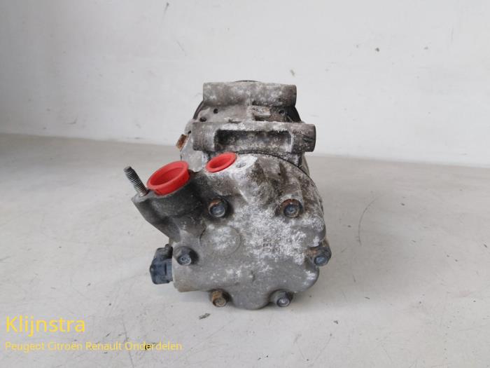 Air conditioning pump from a Peugeot 2008 (CU)  2013