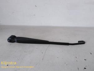 Used Rear wiper arm Peugeot 306 (7B) 1.4 SL,SR Kat. Price on request offered by Fa. Klijnstra & Zn. VOF