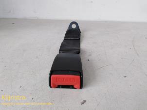Used Rear seatbelt buckle, left Peugeot 406 (8B) 1.8 16V Price on request offered by Fa. Klijnstra & Zn. VOF