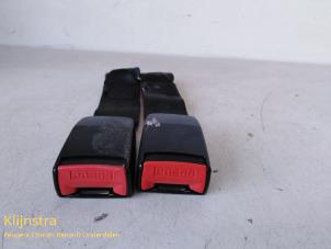 Usagé Insertion ceinture de sécurité arrière gauche Peugeot 106 II 1.5 XNd,XRd,Sketch Prix sur demande proposé par Fa. Klijnstra & Zn. VOF